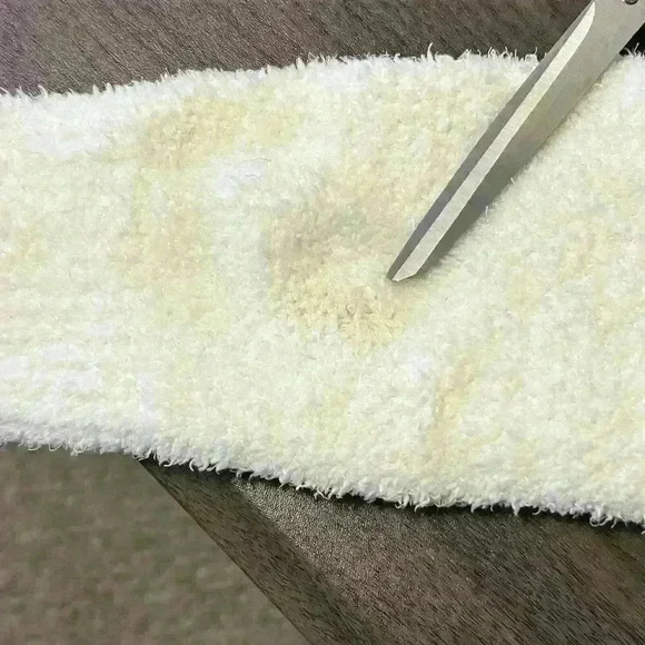 Abercrombie & Fitch Womens Med Cream Cropped Sweater Long Sleeve Crew Neck Soft - Picture 2 of 10